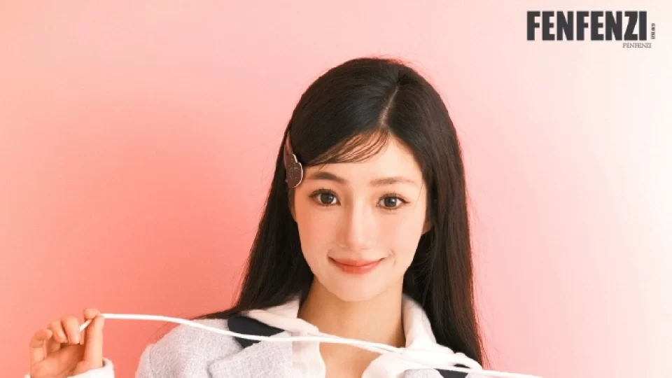 御梦子vlogR星每日大赛精选深度对话:反差爆料方向独家解读播放预览封面