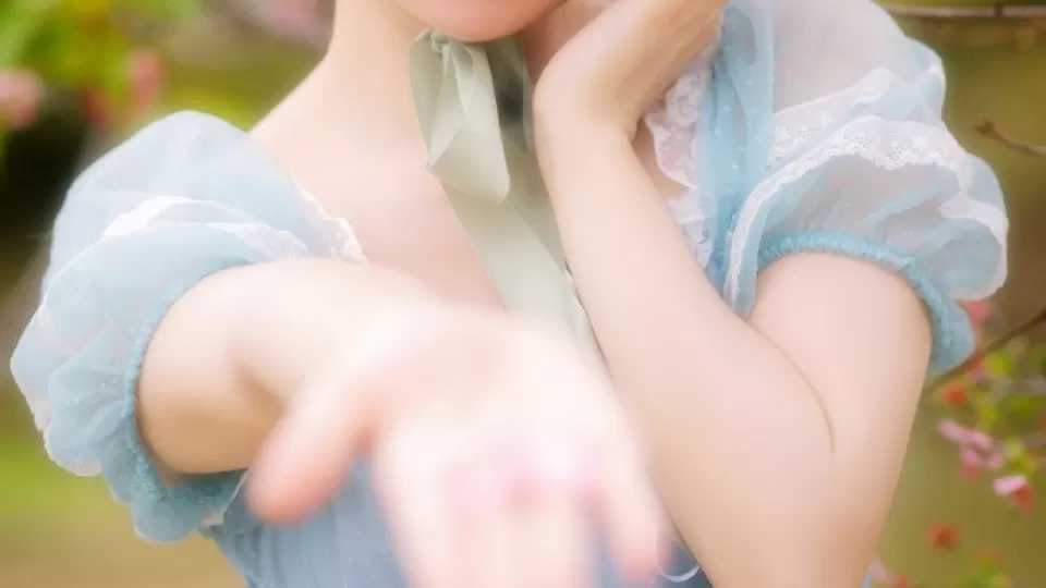 51吃瓜今日吃瓜中心与反差大赛:原创视频《帽檐装不下下一年》播放预览封面